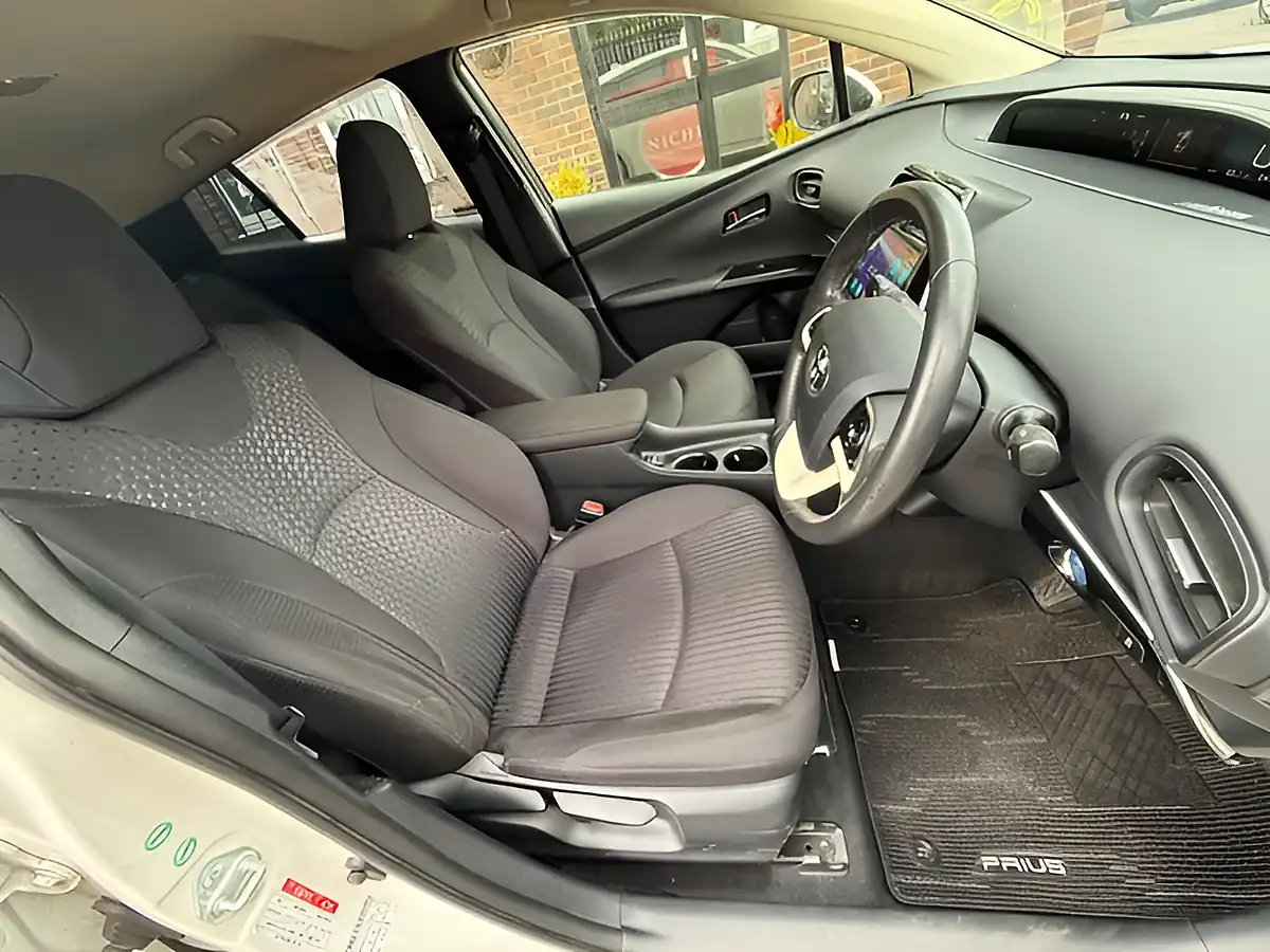 Used 2016 Toyota Prius Active White - Interior and Exterior details 19