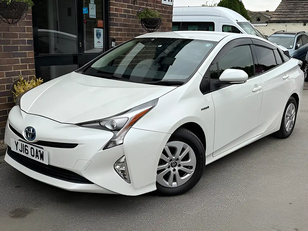 Used 2016 Toyota Prius Active White - Interior and Exterior details 4