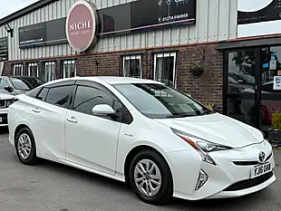 Used 2016 Toyota Prius Active White - Interior and Exterior details 7