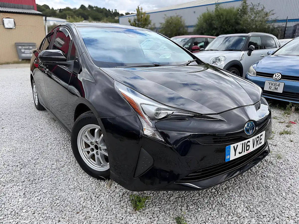 Used 2016 Toyota Prius Business Edition Black - Front View