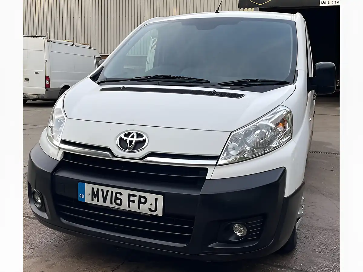 Used 2016 Toyota Proace L2 H1 White - Interior and Exterior details 15