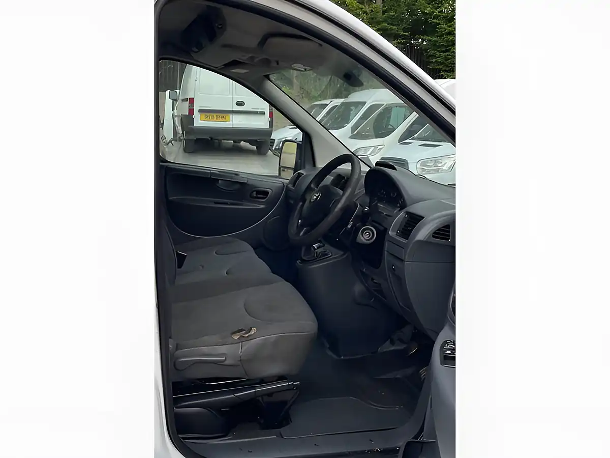 Used 2016 Toyota Proace L2 H1 White - Interior and Exterior details 16