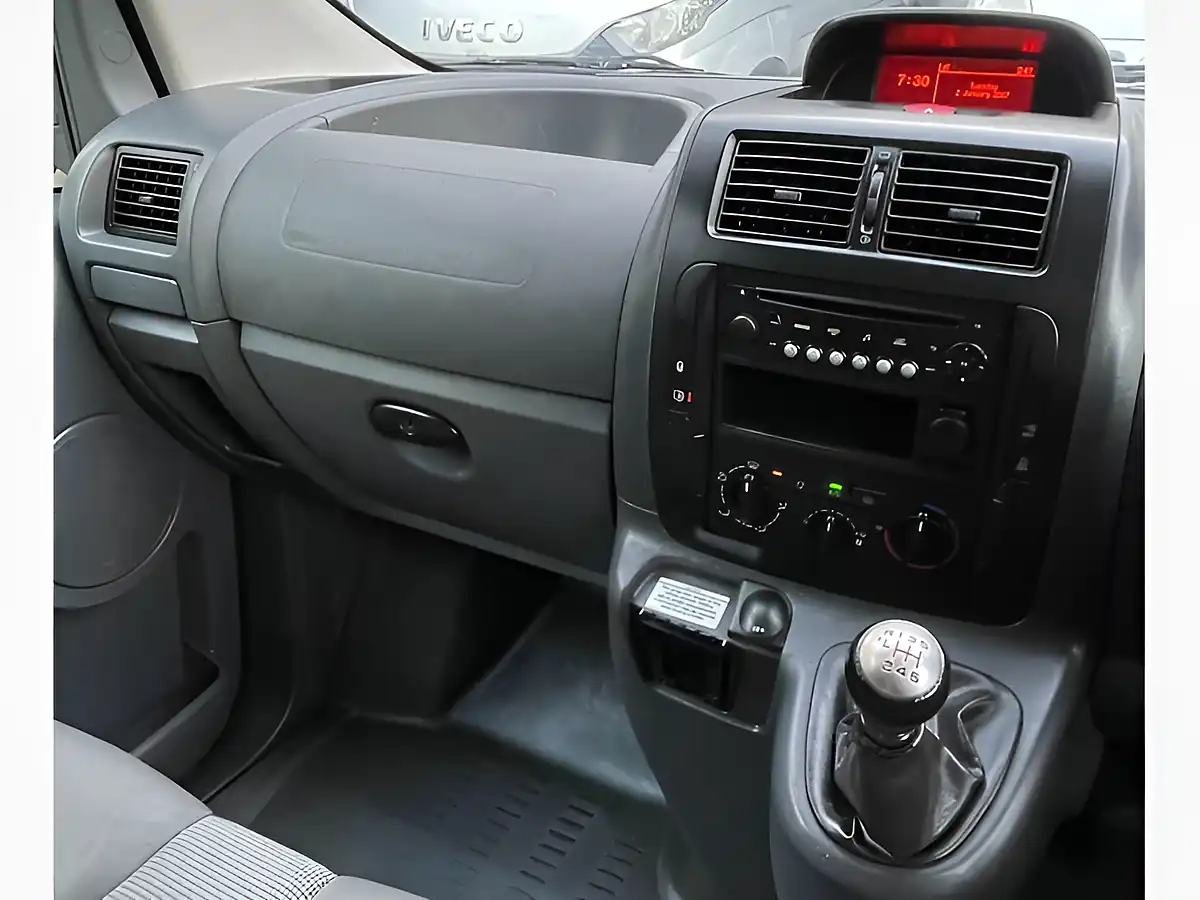 Used 2016 Toyota Proace L2 H1 White - Interior and Exterior details 17