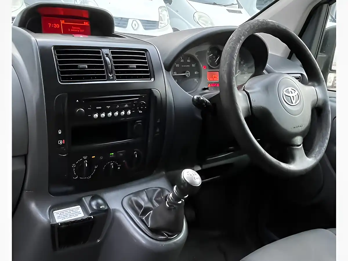 Used 2016 Toyota Proace L2 H1 White - Interior and Exterior details 20
