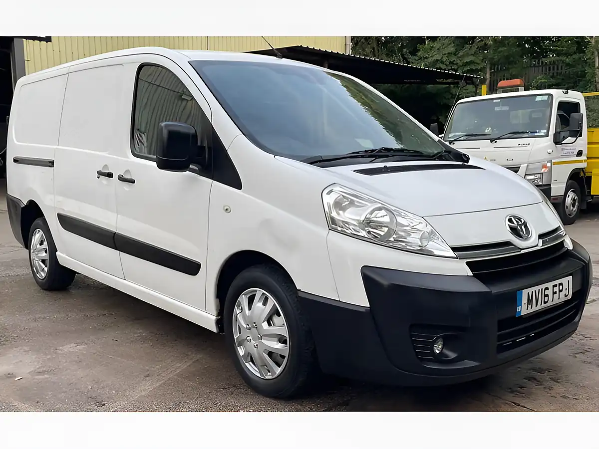 Used 2016 Toyota Proace L2 H1 White - Interior and Exterior details 4