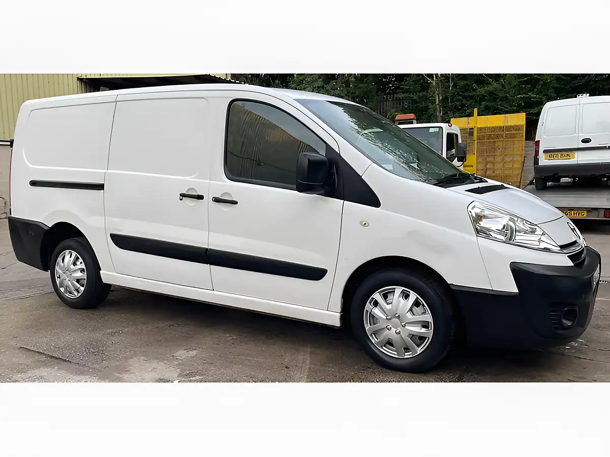 Used 2016 Toyota Proace L2 H1 White - Interior and Exterior details 5