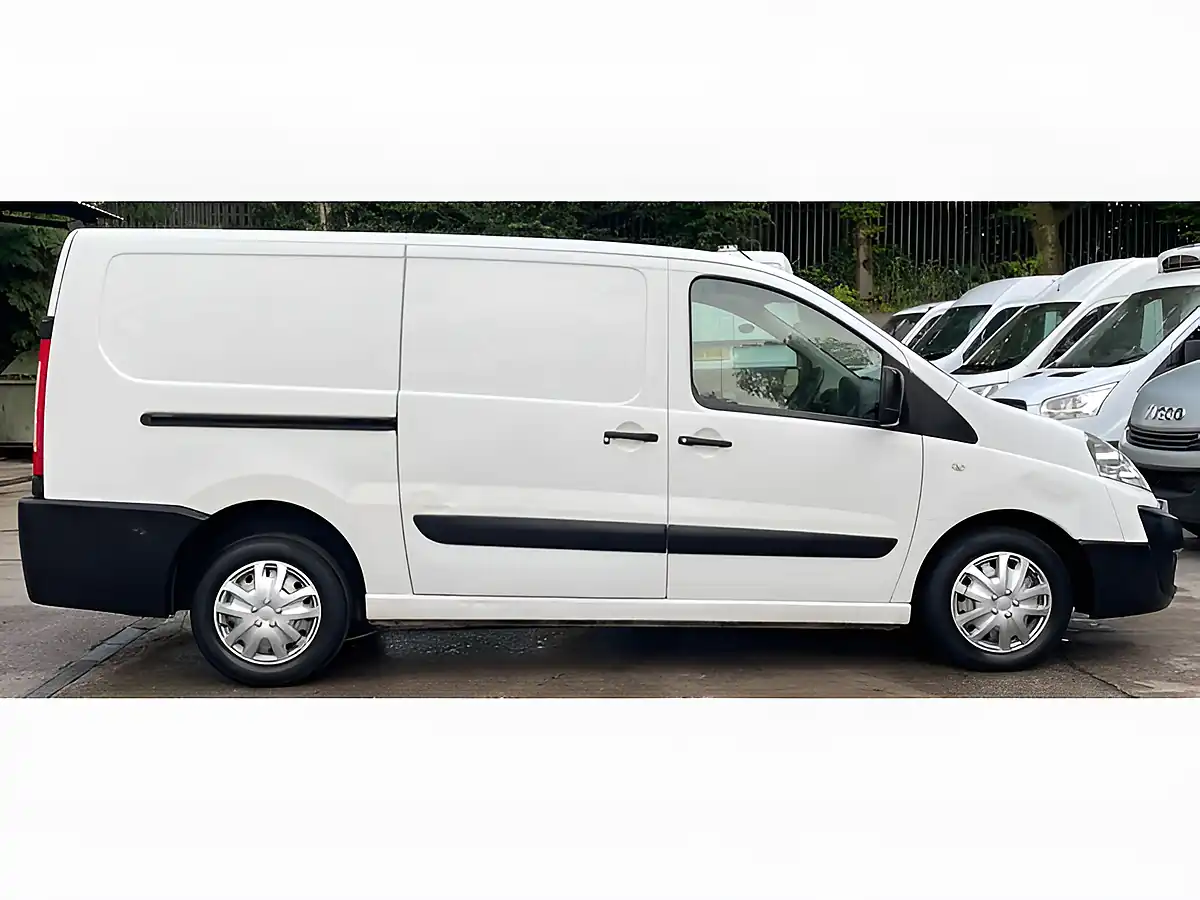 Used 2016 Toyota Proace L2 H1 White - Interior and Exterior details 6