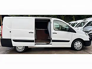 Used 2016 Toyota Proace L2 H1 White - Interior and Exterior details 7