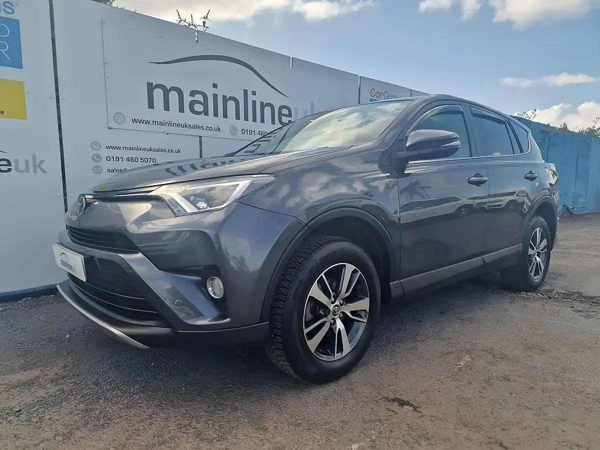 Used 2016 Toyota RAV4 Business Edition Grey - Front View