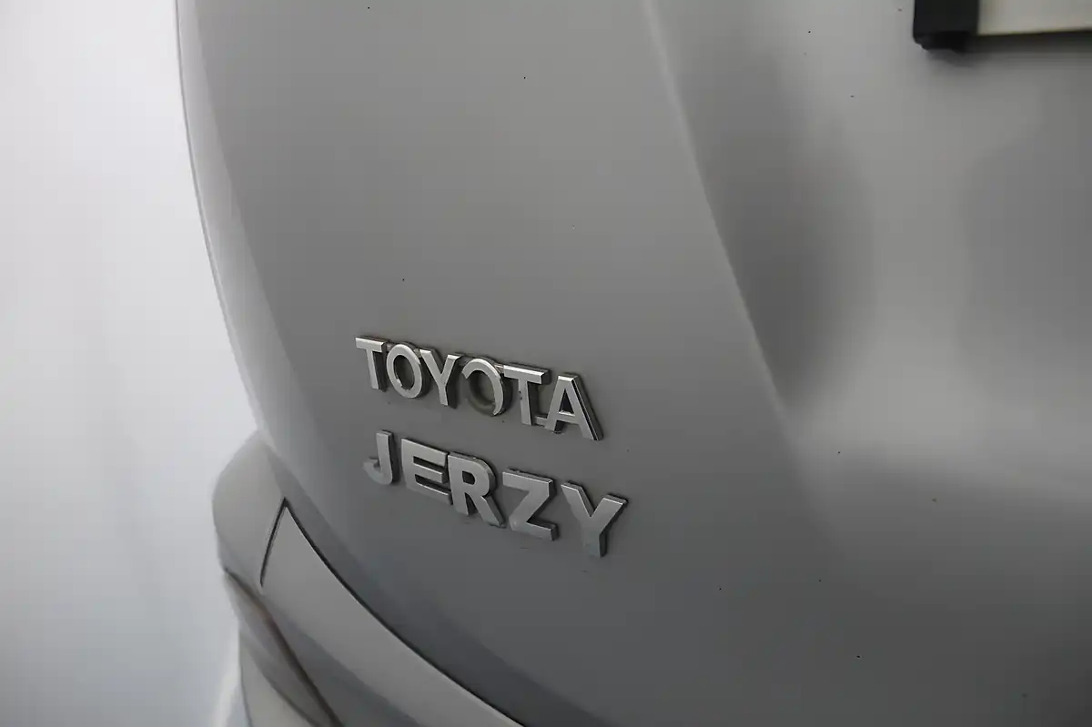 Used 2016 Toyota RAV4 Business Edition Silver - Interior and Exterior details 11