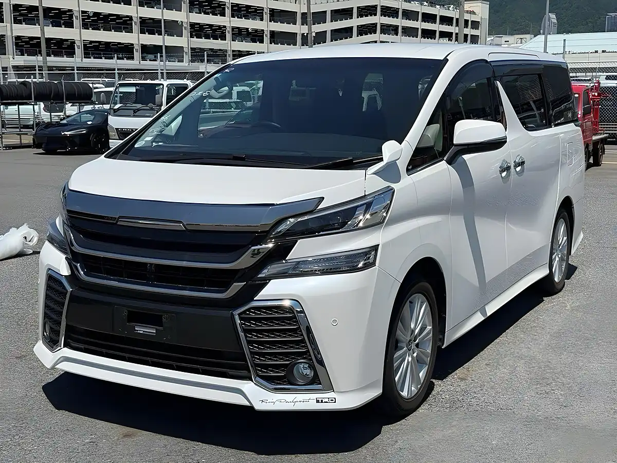 Used 2016 Toyota Vellfire Z (7 Seater) White - Interior and Exterior details 9