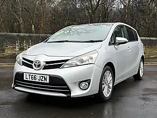 Used 2016 Toyota Verso Design Silver - Interior and Exterior details 17
