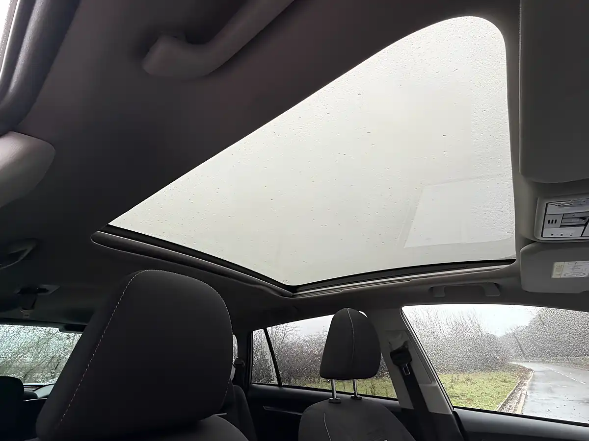 Used 2016 Toyota Verso Design Silver - Interior and Exterior details 19