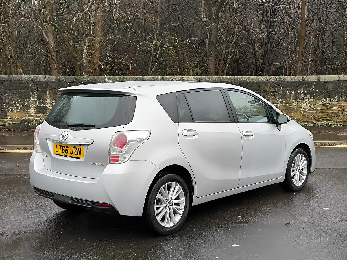 Used 2016 Toyota Verso Design Silver - Interior and Exterior details 2