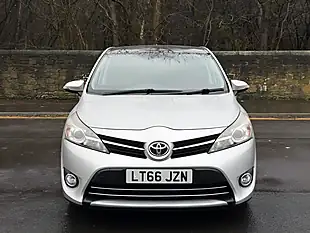 Used 2016 Toyota Verso Design Silver - Interior and Exterior details 3