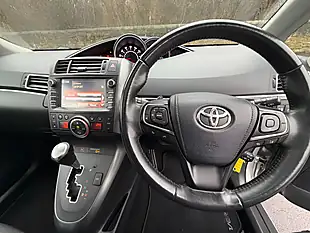 Used 2016 Toyota Verso Design Silver - Interior and Exterior details 6