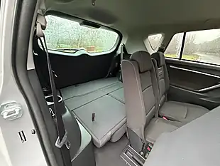 Used 2016 Toyota Verso Design Silver - Interior and Exterior details 7