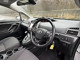 Used 2016 Toyota Verso Design Silver - Interior and Exterior details 9