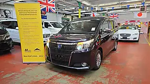 Used 2016 Toyota Voxy Esquire Black Leather Black - Interior and Exterior details 2