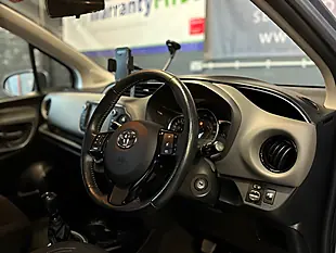 Used 2016 Toyota Yaris Design Blue - Interior and Exterior details 10