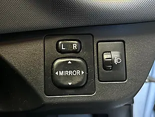 Used 2016 Toyota Yaris Design Blue - Interior and Exterior details 14