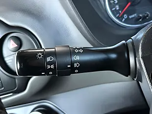 Used 2016 Toyota Yaris Design Blue - Interior and Exterior details 18