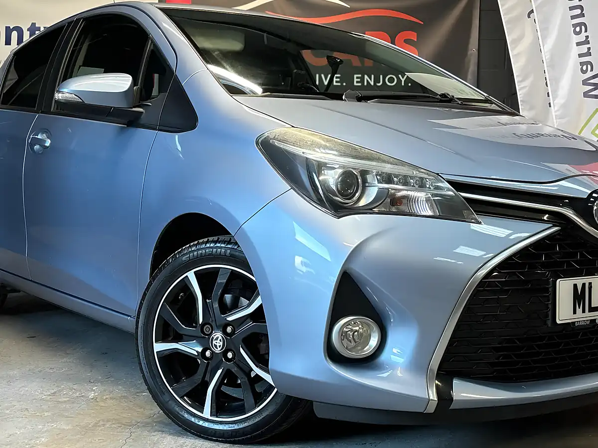 Used 2016 Toyota Yaris Design Blue - Interior and Exterior details 9