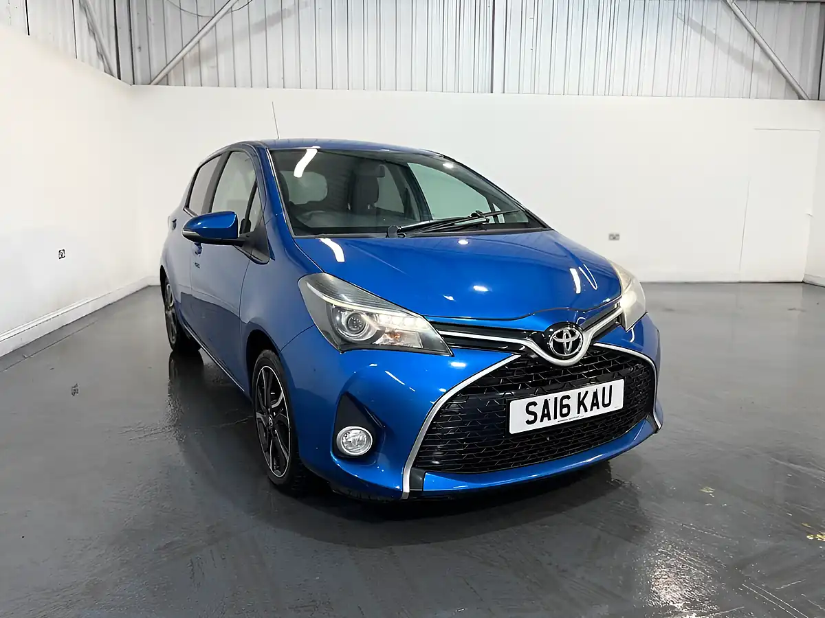 Used 2016 Toyota Yaris Design Blue - Front View