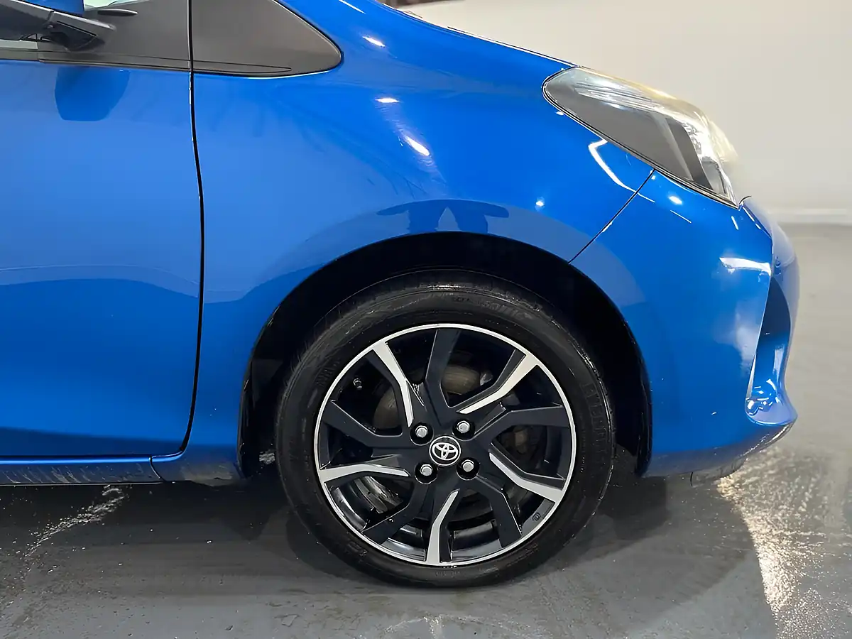 Used 2016 Toyota Yaris Design Blue - Interior and Exterior details 10