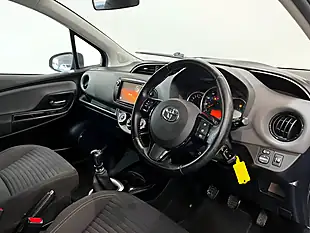 Used 2016 Toyota Yaris Design Blue - Interior and Exterior details 13