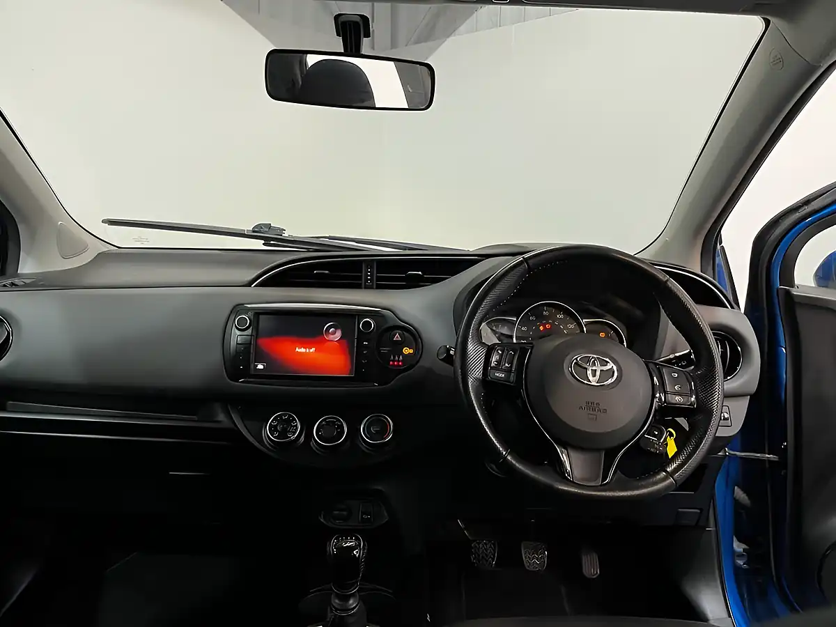 Used 2016 Toyota Yaris Design Blue - Interior and Exterior details 17