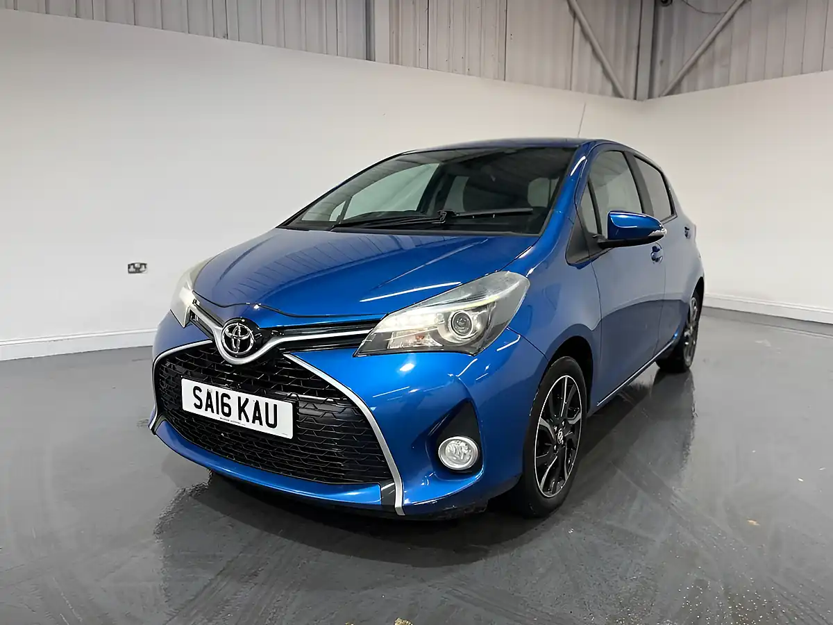 Used 2016 Toyota Yaris Design Blue - Interior and Exterior details 3