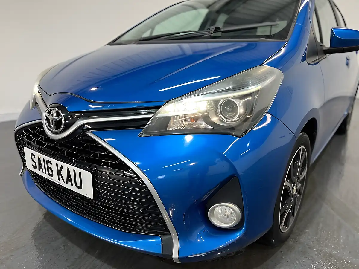 Used 2016 Toyota Yaris Design Blue - Interior and Exterior details 5
