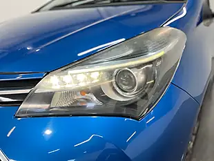 Used 2016 Toyota Yaris Design Blue - Interior and Exterior details 6