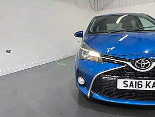 Used 2016 Toyota Yaris Design Blue - Interior and Exterior details 7