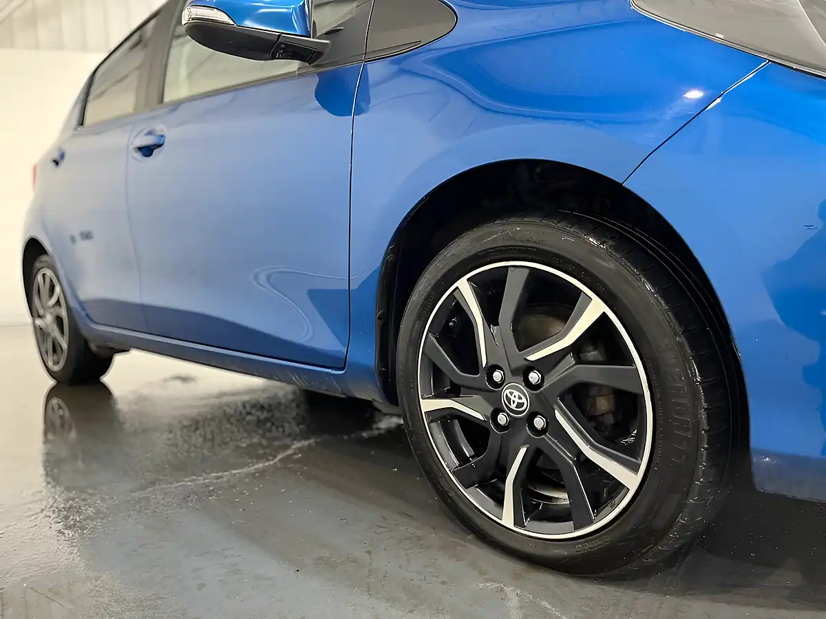 Used 2016 Toyota Yaris Design Blue - Interior and Exterior details 9