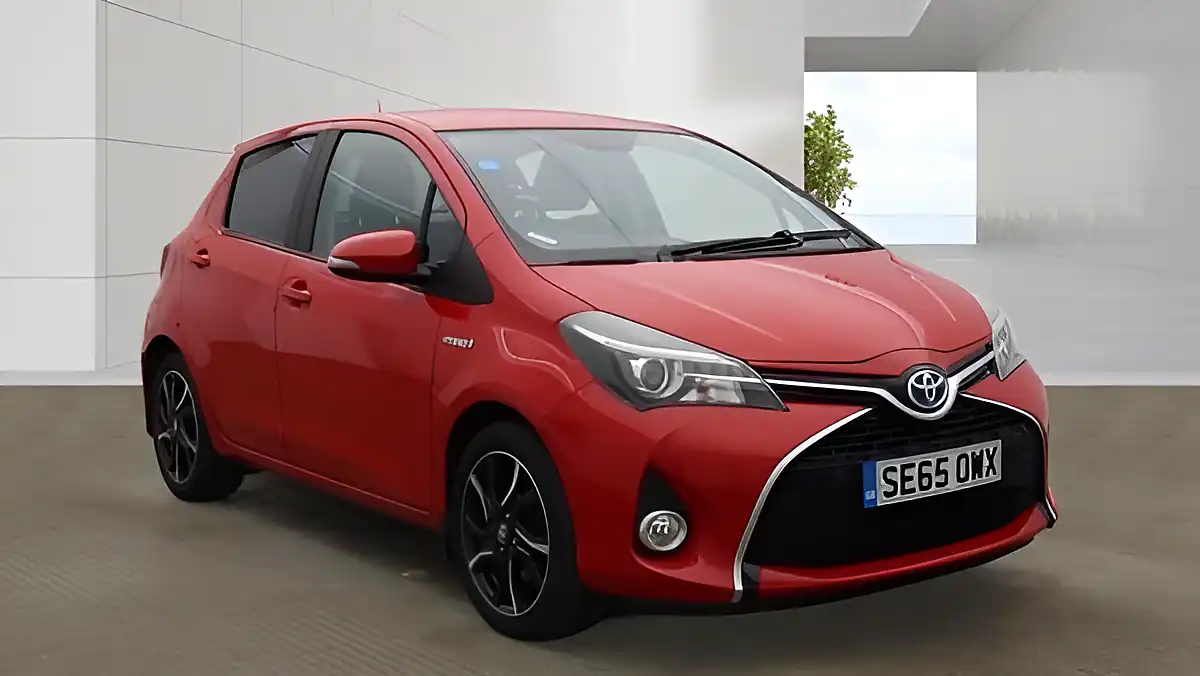 Used 2016 Toyota Yaris Design Red - Front View