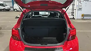 Used 2016 Toyota Yaris Design Red - Interior and Exterior details 10