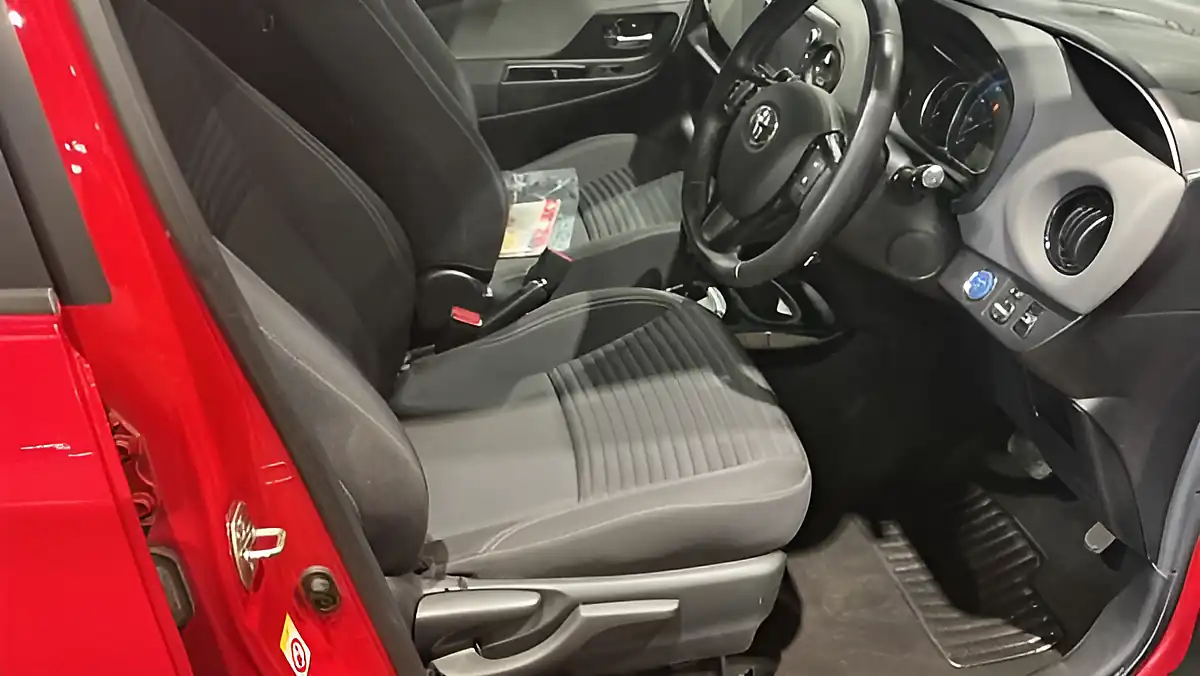 Used 2016 Toyota Yaris Design Red - Interior and Exterior details 12
