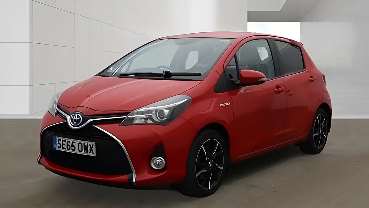 Used 2016 Toyota Yaris Design Red - Interior and Exterior details 2
