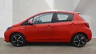 Used 2016 Toyota Yaris Design Red - Interior and Exterior details 7