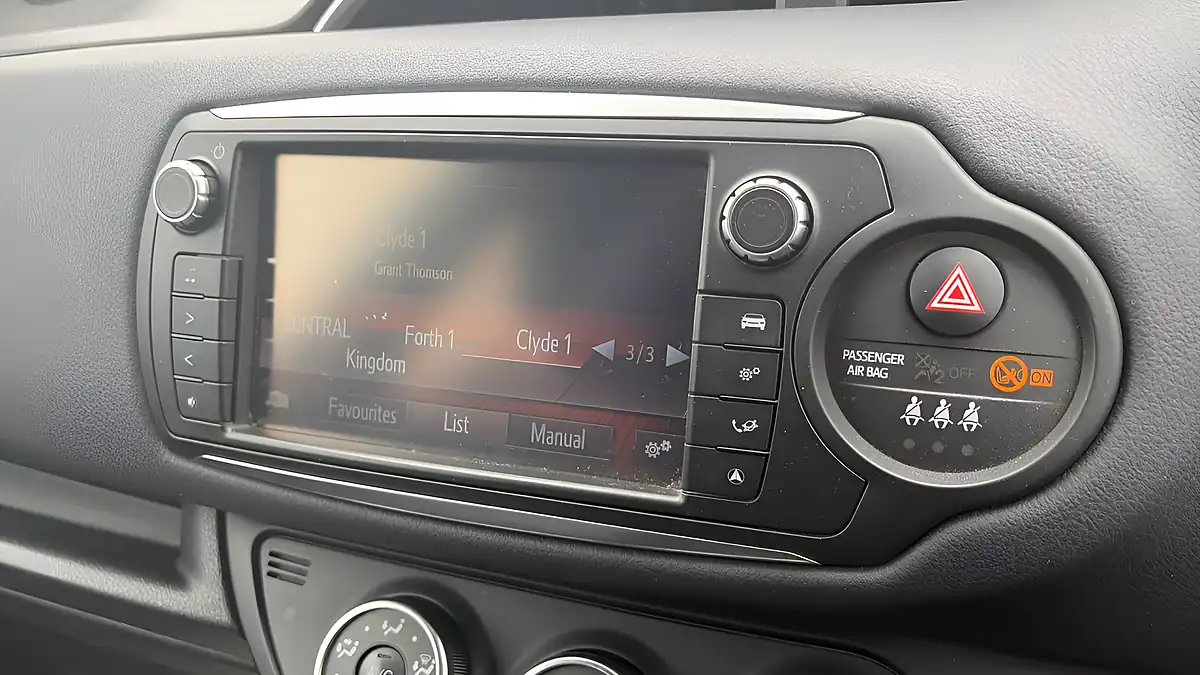 Used 2016 Toyota Yaris Design Red - Interior and Exterior details 10