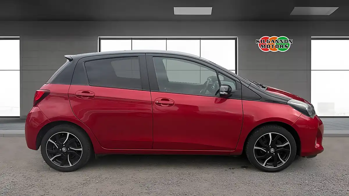 Used 2016 Toyota Yaris Design Red - Interior and Exterior details 16