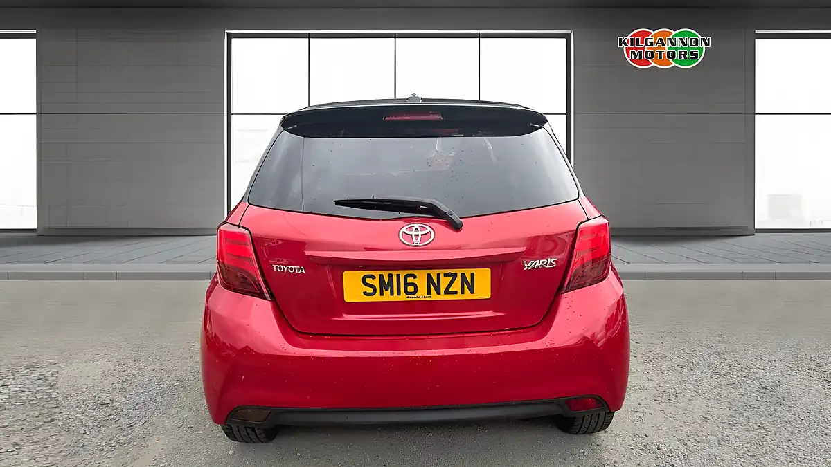 Used 2016 Toyota Yaris Design Red - Interior and Exterior details 5