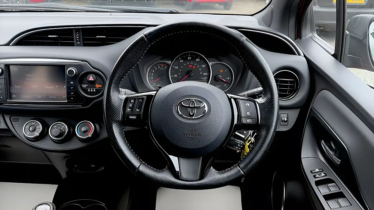 Used 2016 Toyota Yaris Design Red - Interior and Exterior details 8