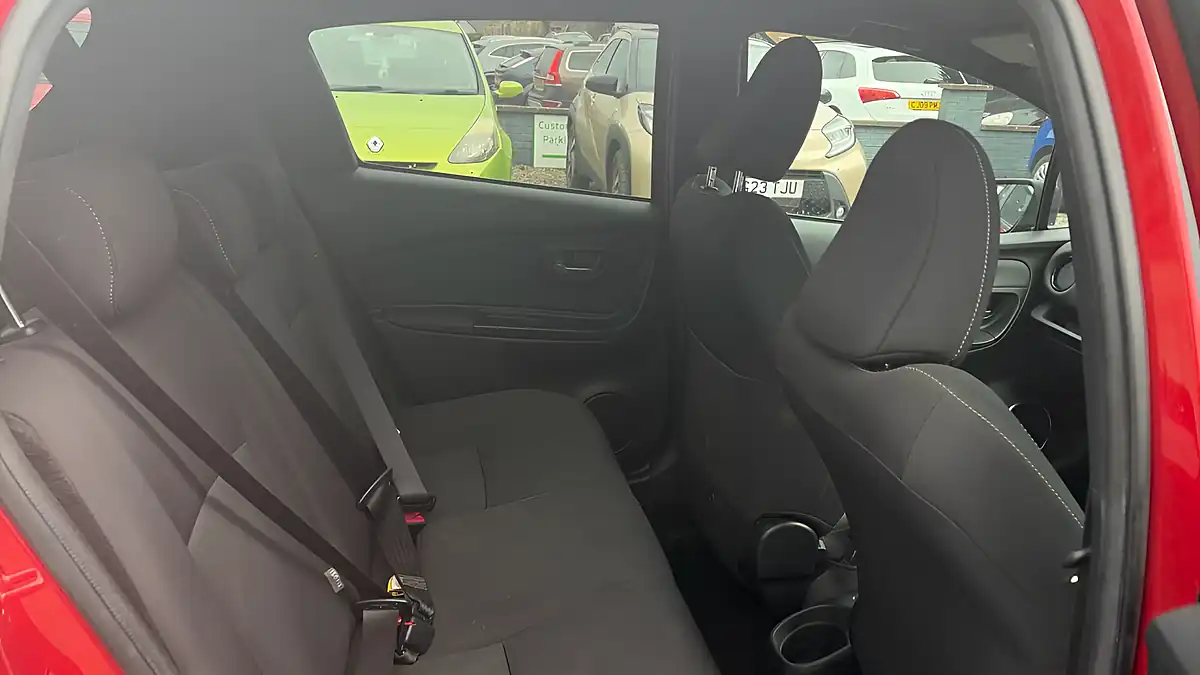 Used 2016 Toyota Yaris Design Red - Interior and Exterior details 9