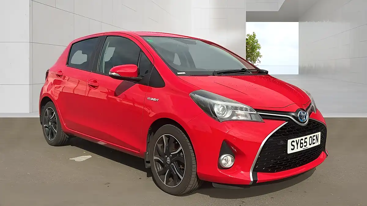 Used 2016 Toyota Yaris Design Red - Front View