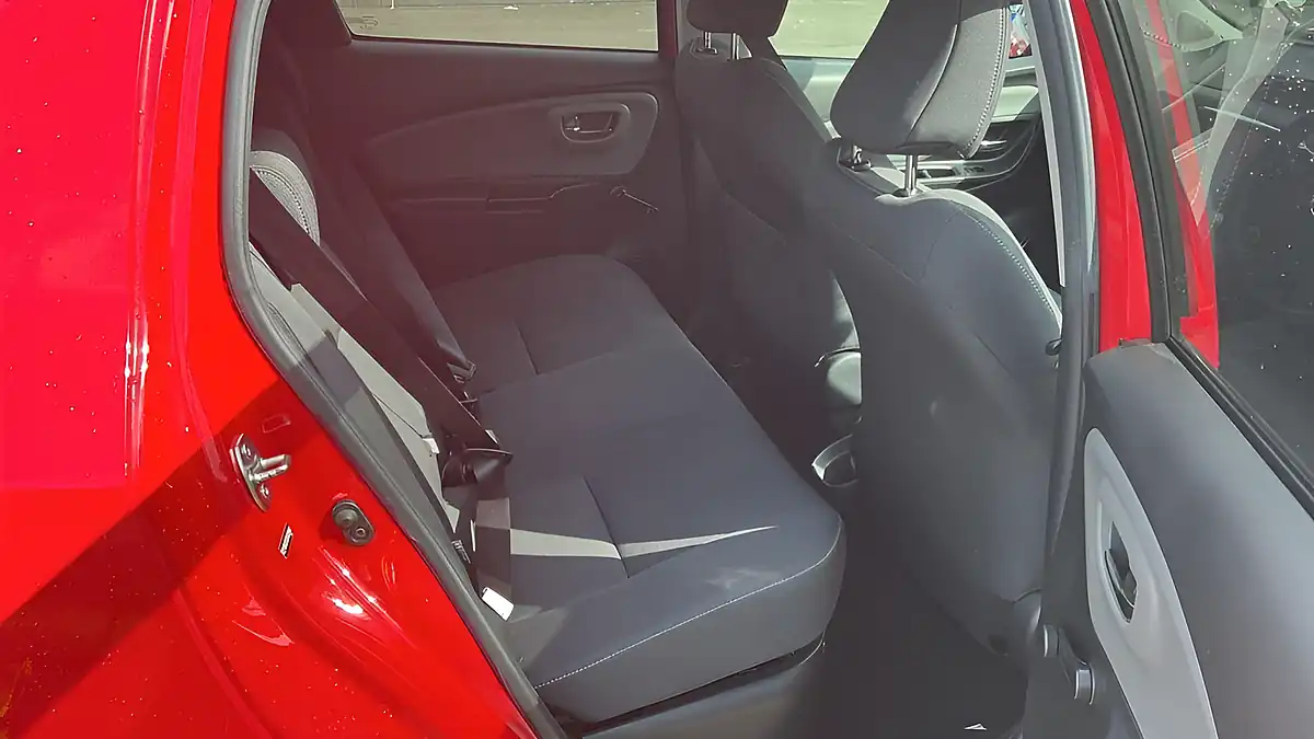 Used 2016 Toyota Yaris Design Red - Interior and Exterior details 10