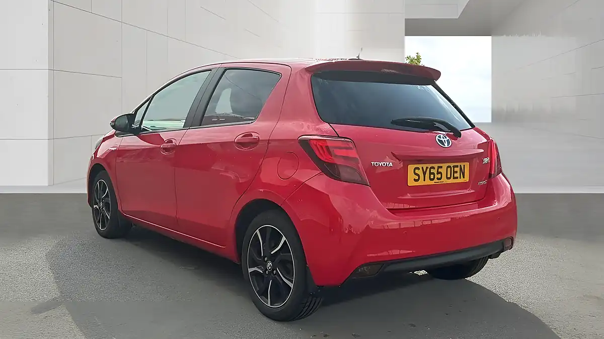 Used 2016 Toyota Yaris Design Red - Interior and Exterior details 4