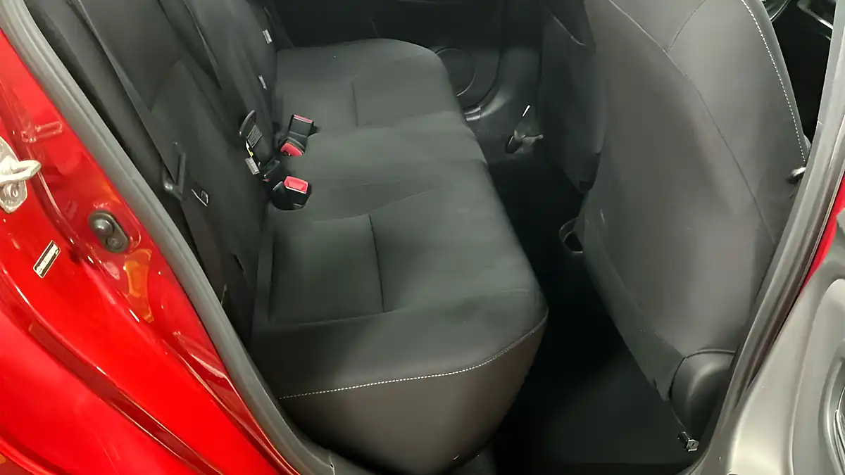 Used 2016 Toyota Yaris Design Red - Interior and Exterior details 7
